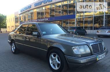 Седан Mercedes-Benz E-Class 1995 в Одессе