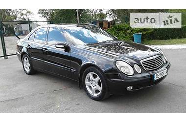 Седан Mercedes-Benz E-Class 2002 в Днепре