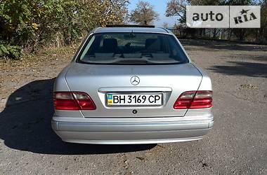 Седан Mercedes-Benz E-Class 1999 в Одессе