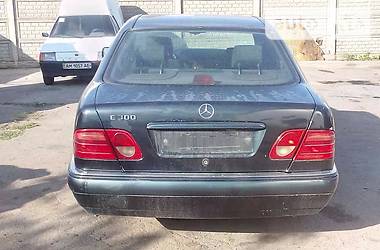 Седан Mercedes-Benz E-Class 1996 в Житомире