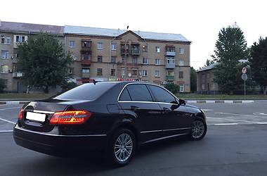 Седан Mercedes-Benz E-Class 2010 в Харкові