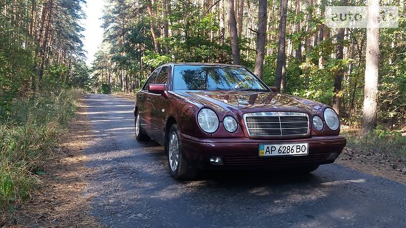 Седан Mercedes-Benz E-Class 1996 в Запорожье