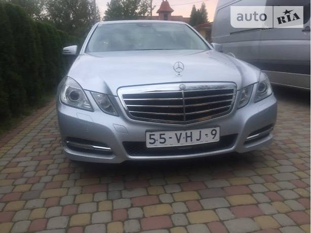 Седан Mercedes-Benz E-Class 2011 в Жидачове