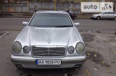 Седан Mercedes-Benz E-Class 1996 в Києві