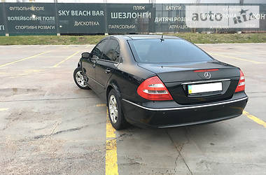 Седан Mercedes-Benz E-Class 2003 в Киеве