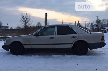 Седан Mercedes-Benz E-Class 1989 в Киеве