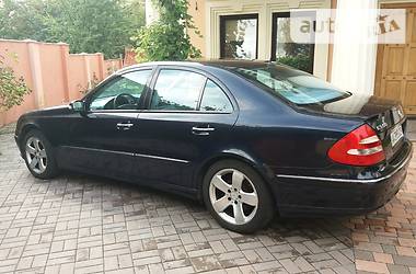 Седан Mercedes-Benz E-Class 2002 в Киеве