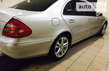 Седан Mercedes-Benz E-Class 2003 в Запорожье