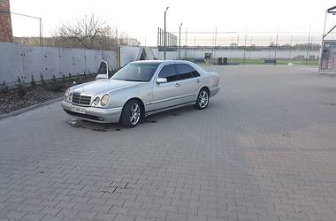 Седан Mercedes-Benz E-Class 1997 в Черновцах