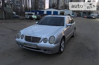 Седан Mercedes-Benz E-Class 2001 в Києві