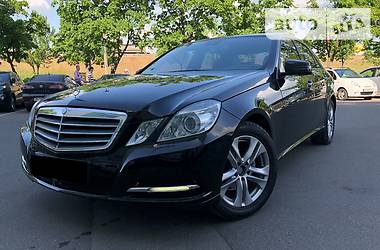 Седан Mercedes-Benz E-Class 2010 в Києві