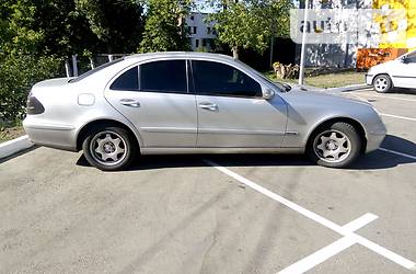 Седан Mercedes-Benz E-Class 2003 в Киеве