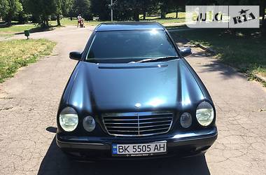 Седан Mercedes-Benz E-Class 2001 в Ровно