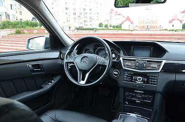 Седан Mercedes-Benz E-Class 2012 в Києві