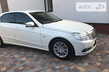 Седан Mercedes-Benz E-Class 2011 в Киеве