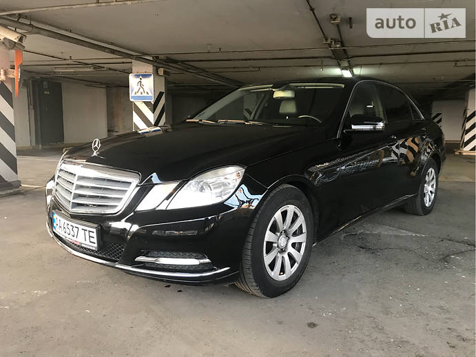 Седан Mercedes-Benz E-Class 2012 в Киеве