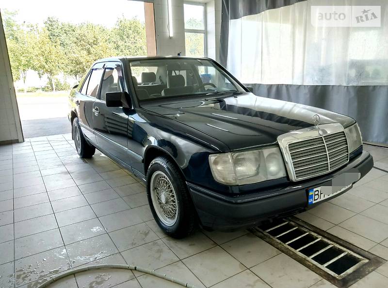 Седан Mercedes-Benz E-Class 1988 в Одессе