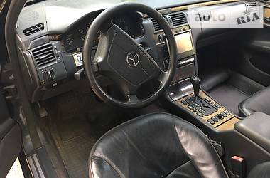 Седан Mercedes-Benz E-Class 1999 в Харкові