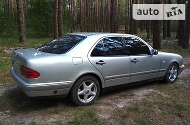 Седан Mercedes-Benz E-Class 1996 в Хмельницком