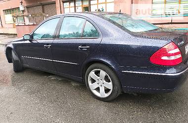 Седан Mercedes-Benz E-Class 2002 в Киеве