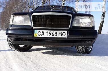 Седан Mercedes-Benz E-Class 1994 в Переяславе