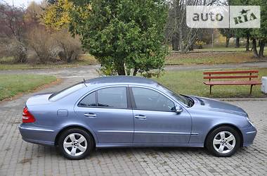 Седан Mercedes-Benz E-Class 2003 в Ровно