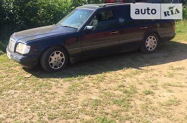 Універсал Mercedes-Benz E-Class 1995 в 