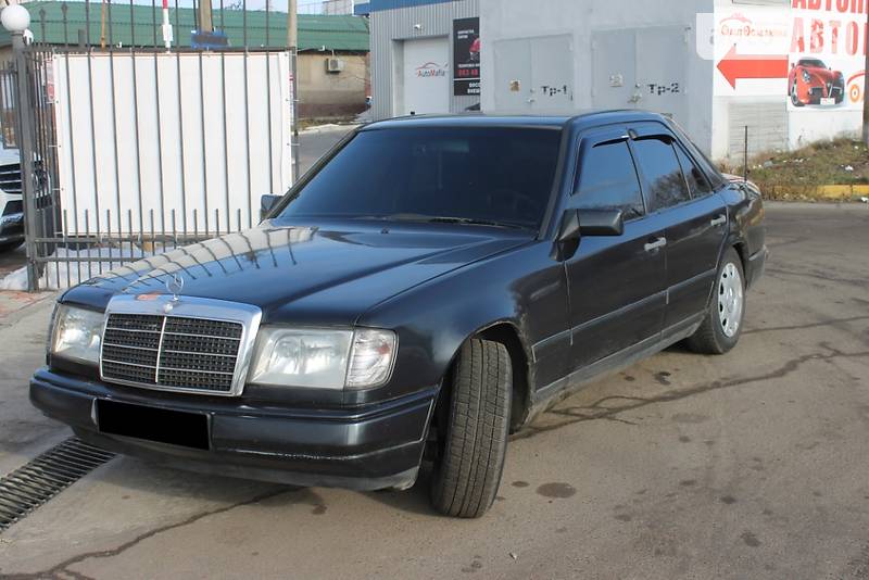 Седан Mercedes-Benz E-Class 1986 в Миколаєві