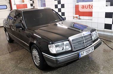 Седан Mercedes-Benz E-Class 1990 в Болехове