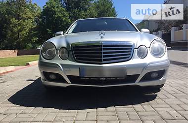 Седан Mercedes-Benz E-Class 2006 в Николаеве