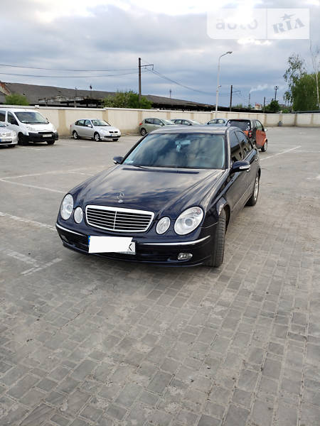 Седан Mercedes-Benz E-Class 2002 в 