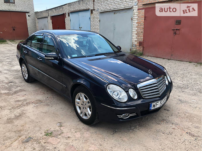 Седан Mercedes-Benz E-Class 2003 в Луцке