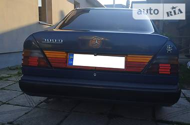 Седан Mercedes-Benz E-Class 1985 в 
