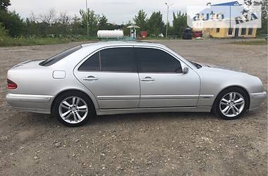 Седан Mercedes-Benz E-Class 2001 в 