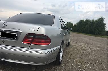 Седан Mercedes-Benz E-Class 2001 в 