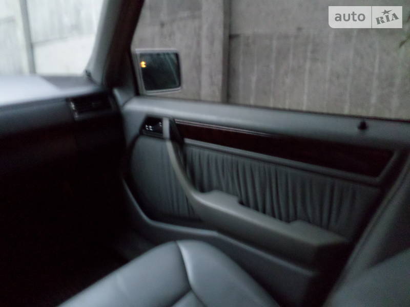 Седан Mercedes-Benz E-Class 1989 в Києві