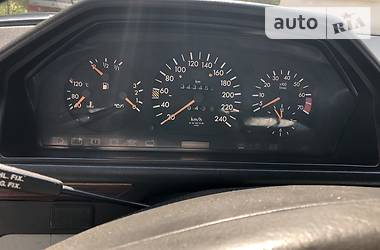 Седан Mercedes-Benz E-Class 1993 в 
