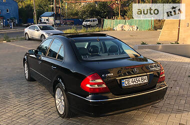 Седан Mercedes-Benz E-Class 2005 в Чернівцях