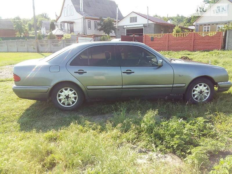Седан Mercedes-Benz E-Class 1998 в Івано-Франківську