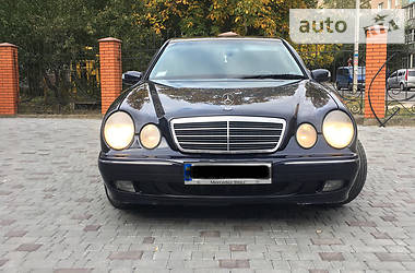 Седан Mercedes-Benz E-Class 2001 в Хмельницком