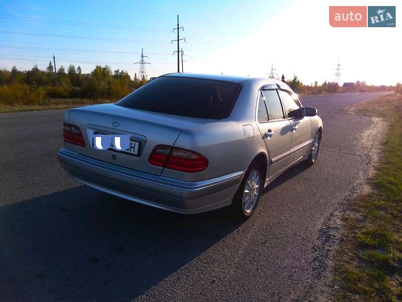 Седан Mercedes-Benz E-Class 1999 в Полонному
