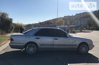 Седан Mercedes-Benz E-Class 1997 в Могилев-Подольске