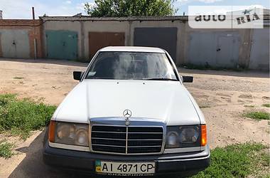 Седан Mercedes-Benz E-Class 1988 в Белой Церкви