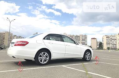 Седан Mercedes-Benz E-Class 2012 в Киеве