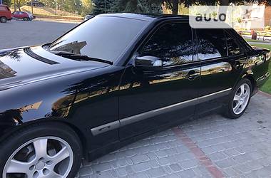 Седан Mercedes-Benz E-Class 2001 в Могилів-Подільському