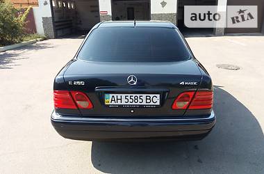 Седан Mercedes-Benz E-Class 1998 в Изюме