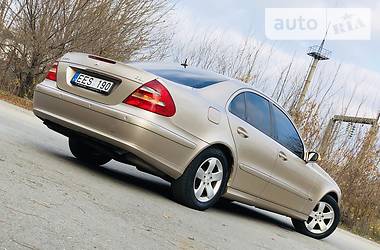 Седан Mercedes-Benz E-Class 2003 в Черновцах