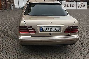 Седан Mercedes-Benz E-Class 2001 в Тернополе