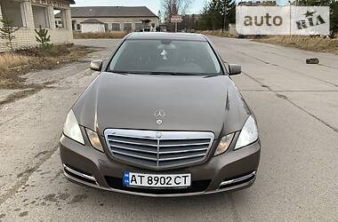 Седан Mercedes-Benz E-Class 2010 в Надвірній