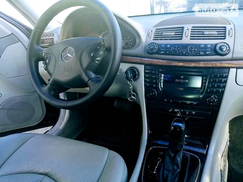 Седан Mercedes-Benz E-Class 2002 в Кропивницькому